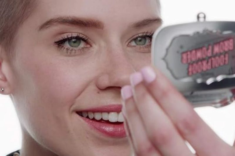 10 Rekomendasi Brow Powder Terbaik untuk Alis Natural, Rapi, dan Tahan Lama